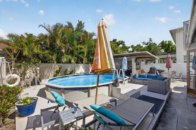 611 N BRADFORD AVENUE, Tampa, FL 33609