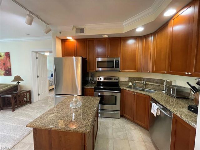 2825 Palm Beach BLVD 216, Fort Myers, FL 33916