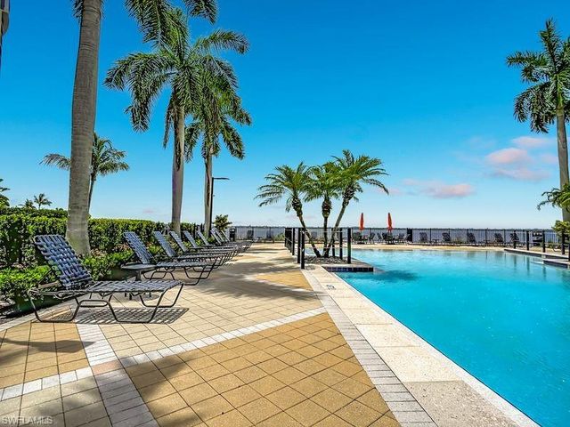 2825 Palm Beach BLVD 216, Fort Myers, FL 33916