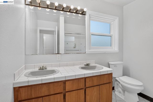 2024 Thompson Ln, El Sobrante, CA 94803