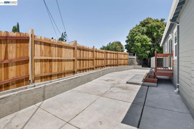 2024 Thompson Ln, El Sobrante, CA 94803