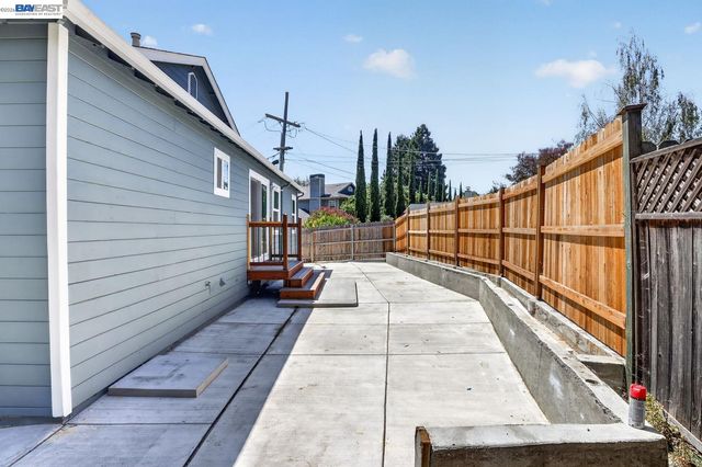 2024 Thompson Ln, El Sobrante, CA 94803