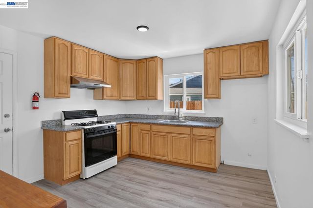 2024 Thompson Ln, El Sobrante, CA 94803