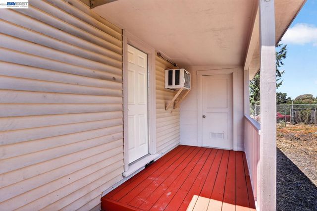 2024 Thompson Ln, El Sobrante, CA 94803