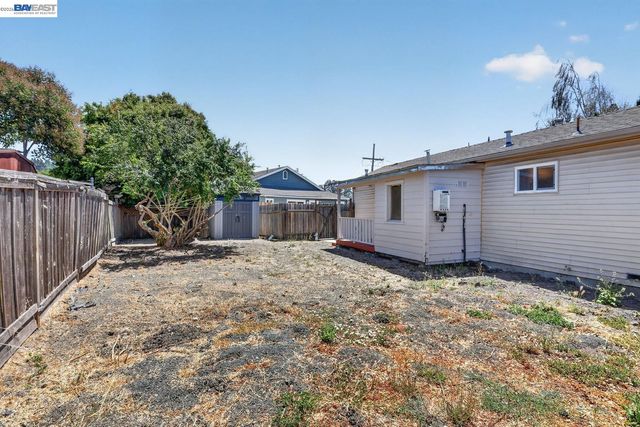 2024 Thompson Ln, El Sobrante, CA 94803