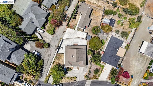 2024 Thompson Ln, El Sobrante, CA 94803