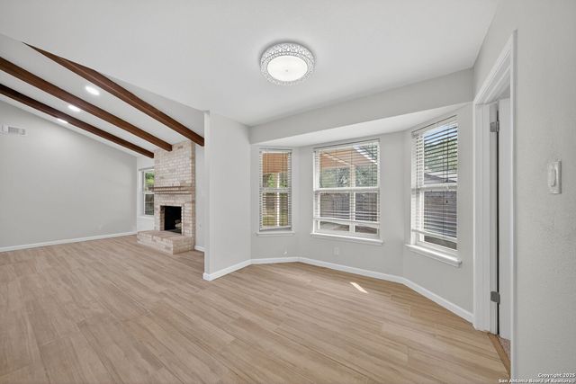 210 sandhill, Universal City, TX 78148