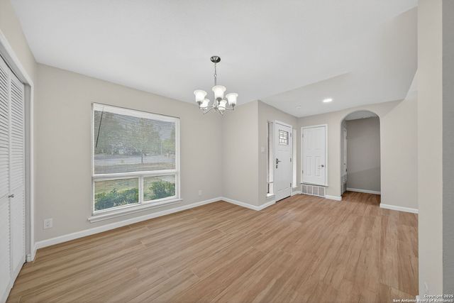 210 sandhill, Universal City, TX 78148