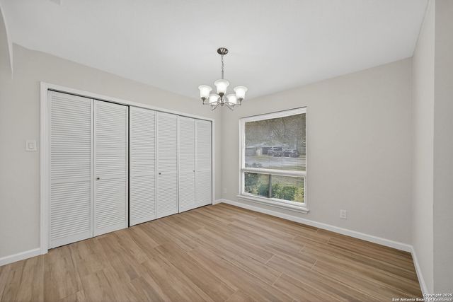 210 sandhill, Universal City, TX 78148