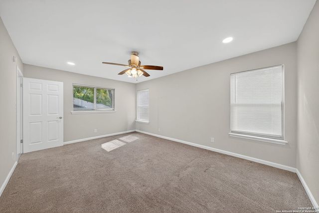 210 sandhill, Universal City, TX 78148