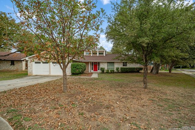 210 sandhill, Universal City, TX 78148