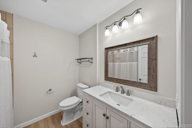 210 sandhill, Universal City, TX 78148