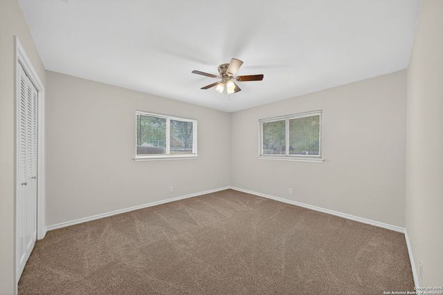 210 sandhill, Universal City, TX 78148