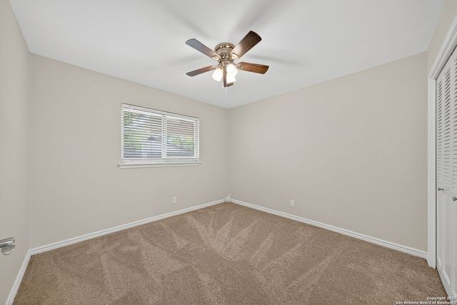 210 sandhill, Universal City, TX 78148