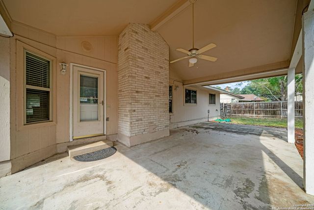 210 sandhill, Universal City, TX 78148