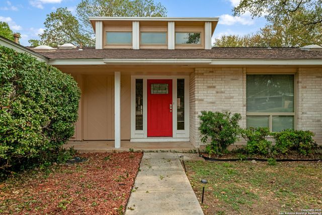 210 sandhill, Universal City, TX 78148
