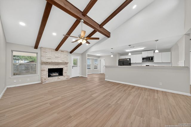 210 sandhill, Universal City, TX 78148