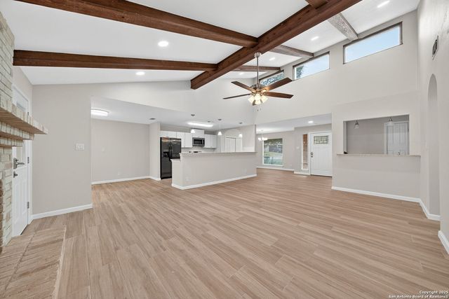 210 sandhill, Universal City, TX 78148