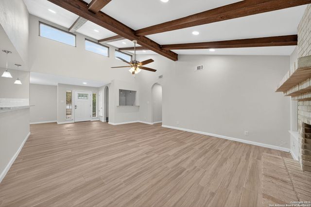 210 sandhill, Universal City, TX 78148