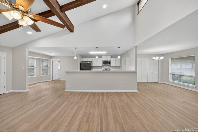 210 sandhill, Universal City, TX 78148