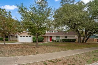 210 sandhill, Universal City, TX 78148