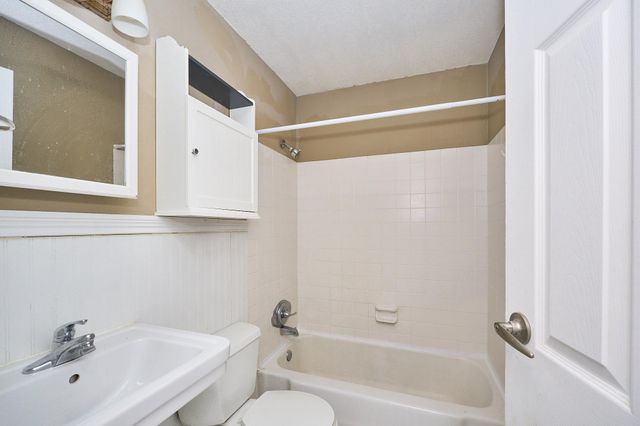 3018 Aldrich Avenue S 25, Minneapolis, MN 55408