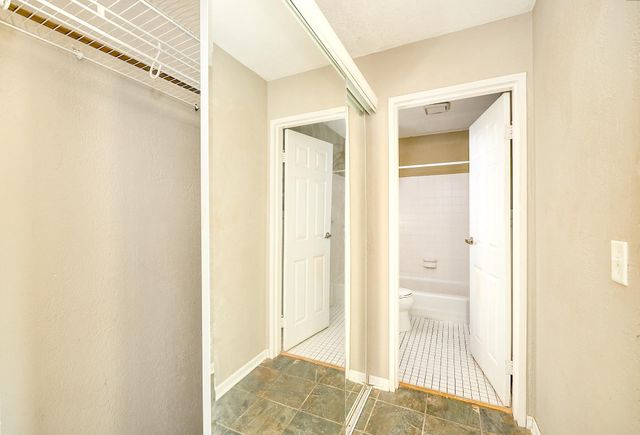 3018 Aldrich Avenue S 25, Minneapolis, MN 55408