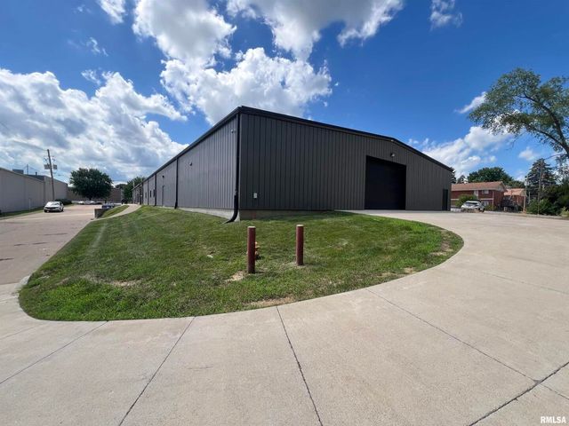 3805 MISSISSIPPI Avenue 1,2,3, Davenport, IA 52807