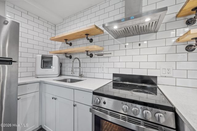 309 S Jenkins Street, Holly Ridge, NC 28445