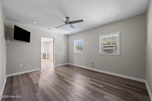 309 S Jenkins Street, Holly Ridge, NC 28445