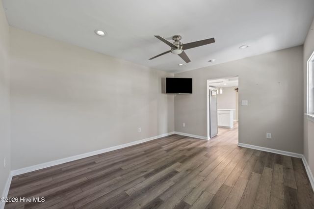 309 S Jenkins Street, Holly Ridge, NC 28445