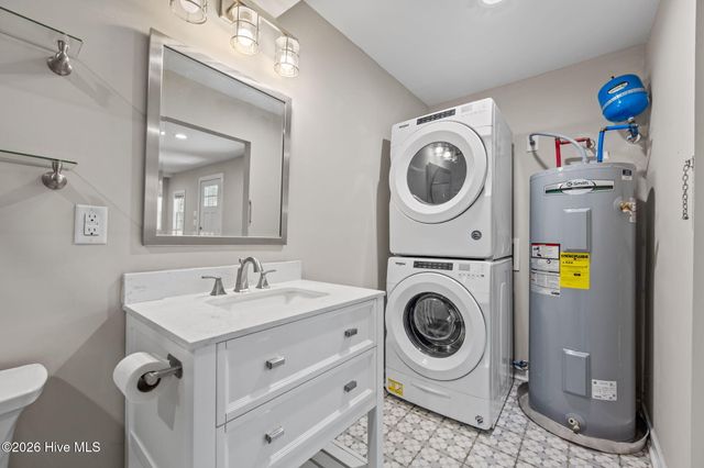 309 S Jenkins Street, Holly Ridge, NC 28445