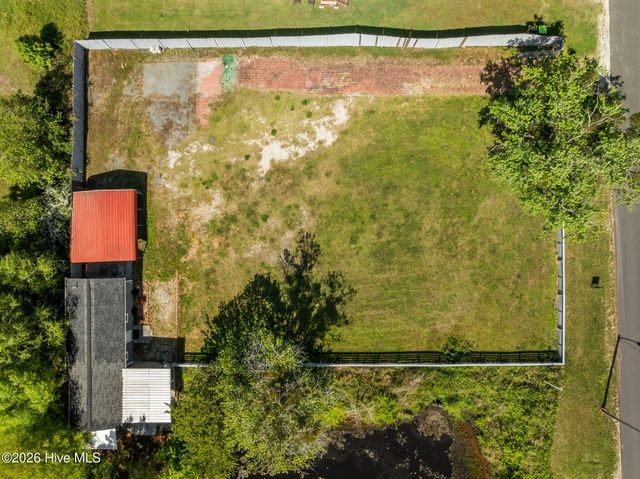 309 S Jenkins Street, Holly Ridge, NC 28445