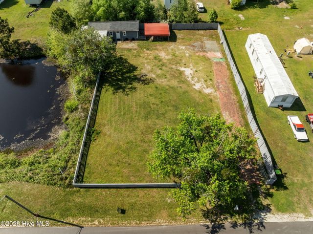 309 S Jenkins Street, Holly Ridge, NC 28445