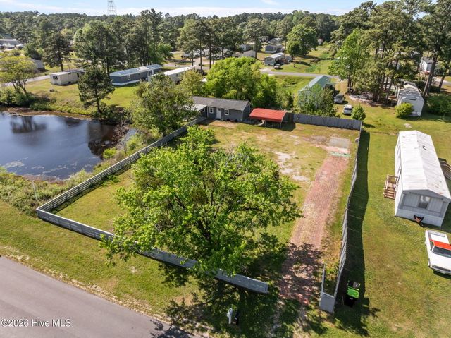 309 S Jenkins Street, Holly Ridge, NC 28445