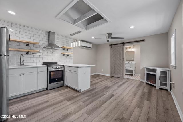 309 S Jenkins Street, Holly Ridge, NC 28445