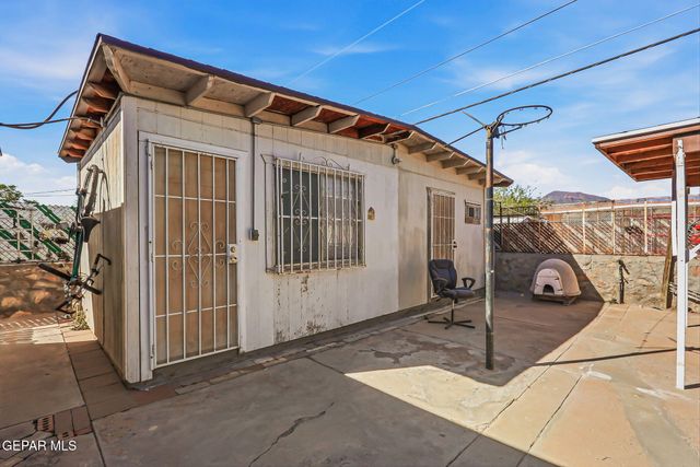 10557 WARREN Street, El Paso, TX 79924