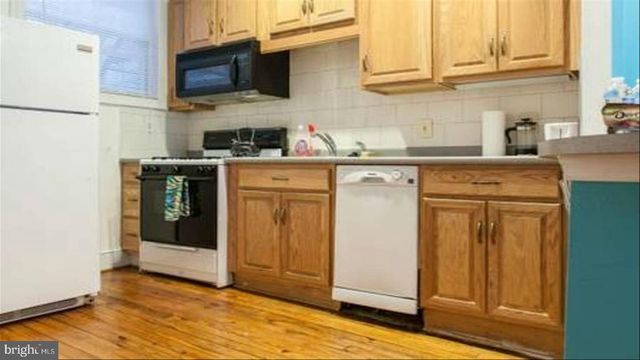 128 PEMBERTON ST, Philadelphia, PA 19147