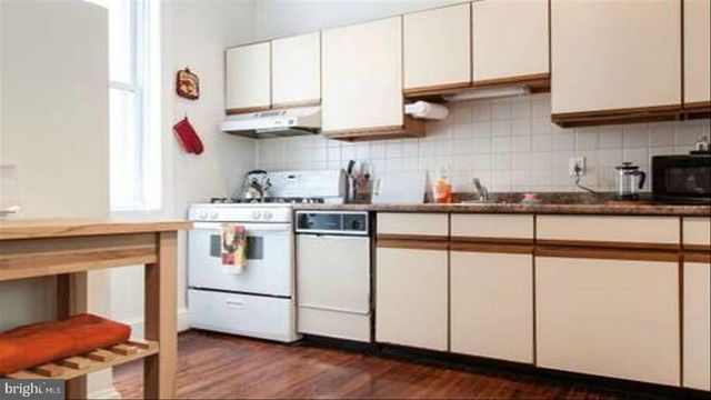128 PEMBERTON ST, Philadelphia, PA 19147