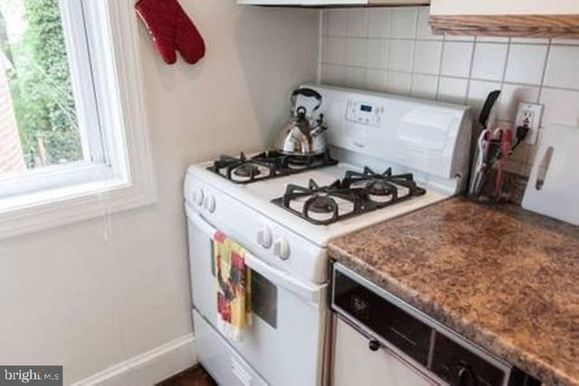 128 PEMBERTON ST, Philadelphia, PA 19147