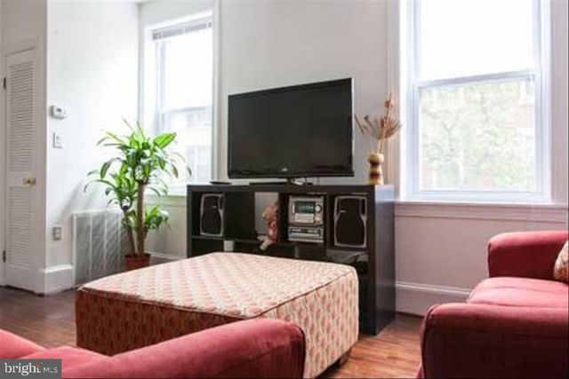 128 PEMBERTON ST, Philadelphia, PA 19147