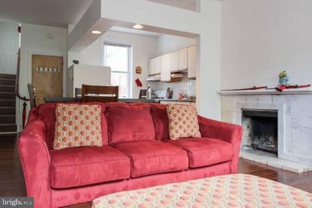 128 PEMBERTON ST, Philadelphia, PA 19147