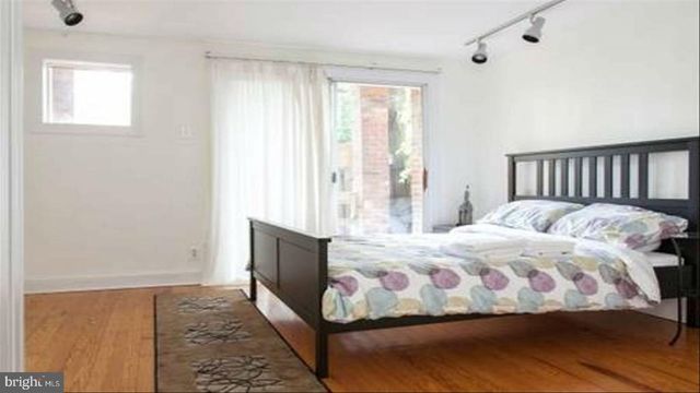 128 PEMBERTON ST, Philadelphia, PA 19147