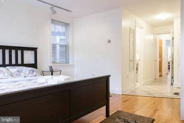 128 PEMBERTON ST, Philadelphia, PA 19147