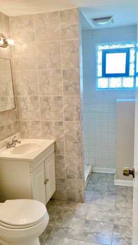 710 W Ridge Road, Villa Park, IL 60181