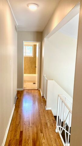 710 W Ridge Road, Villa Park, IL 60181