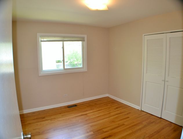 710 W Ridge Road, Villa Park, IL 60181