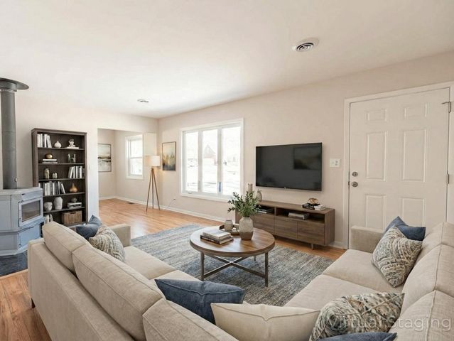 1110 S Gables Boulevard, Wheaton, IL 60189