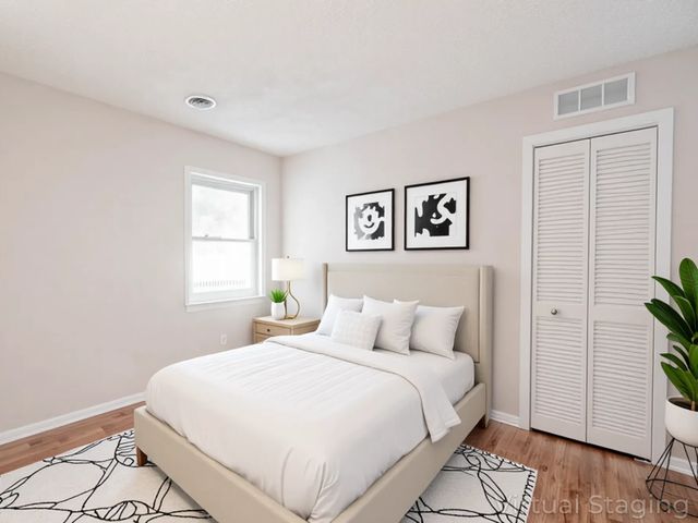 1110 S Gables Boulevard, Wheaton, IL 60189