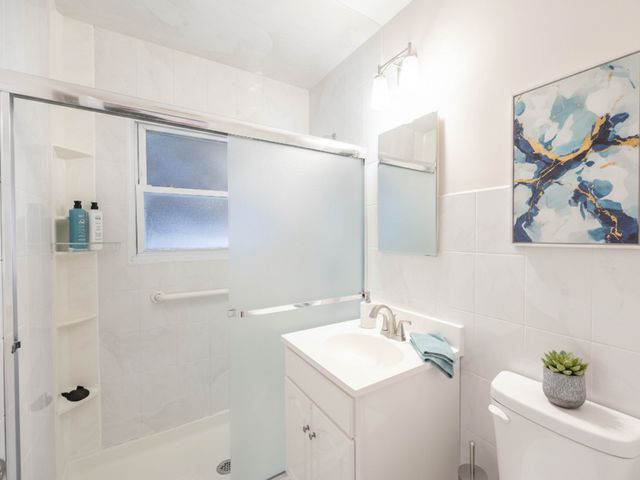 1110 S Gables Boulevard, Wheaton, IL 60189